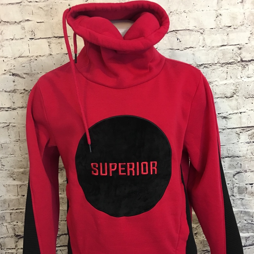 8ighth Dstrkt Red pullover Superior Sweater Large